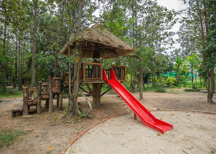 Bong Thom Forest Hotel